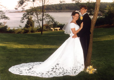 New Hampshire wedding photographer, Acclaim Professional Photography, Ernie Osborne, portrait of bride and groom in park.