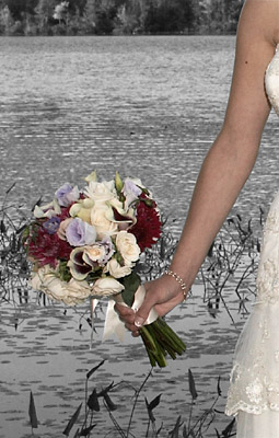 Bride holding boquet